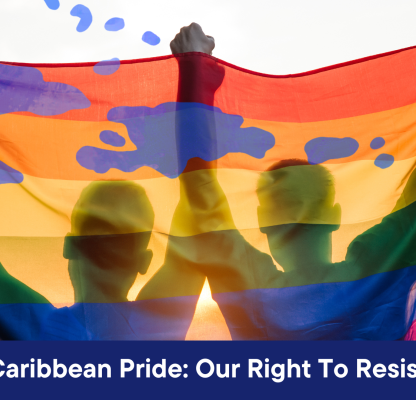 En la imagen, dos chicos sostienen una bandera lgbtq, en diseño, sobre la imagen, un mapa de los países del caribe.